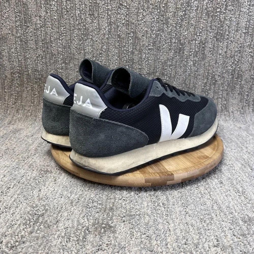 VEJA Rio Branco Suede Leather Men's Size 11.5 Alveomesh Lace Shoes Walking Shoes